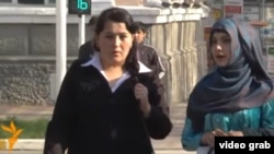 Дүйшөмбү шаарындагы хижабчан аялдар. 5-май, 2015-жыл.