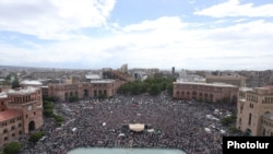 Ереванда чогулган эл. 8-май, 2018-жыл.