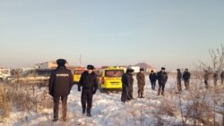 Неподалеку от места крушения самолета Fokker-100 в Алматы. 27 декабря 2019 года.