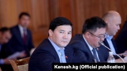 Асылбек Дамирбек уулу в бытность депутатом парламента Кыргызстана.