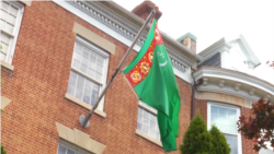 Diňle: ABŞ-da emlägi bolan türkmen baýlary Ak tamyň girizjek wiza çäklendirmelerini ýakyndan synlaýar
