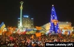 Сторонники Виктора Ющенко собираются на Майдане, 26 декабря 2004 года