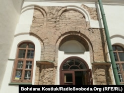 Фрагмент оригінальної кладки 11-го сторіччя, храм Св. Софії, Київ