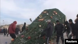 Жаңы-Өзөн шаары тополоң учурунда. 16-декабрь, 2012-жыл.