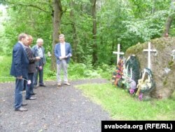 На месцы сталінскіх расстрэлаў