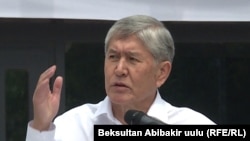 Алмазбек Атамбаев.