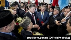Петр Порошенко Анкарада кырымтатар һәм украиннар белән очраша, март 2016