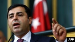 Лидер Народной демократической партии (HDP) Турции Селахаттин Демирташ. Анкара, 28 июля 2015 года.