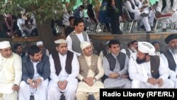 آقای مهمند در جمع هوادارانش