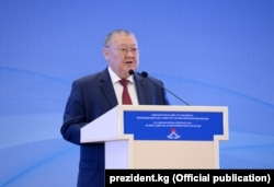 Токон Мамытов.