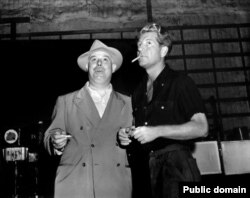 Rejissor Jean Renoir və onun tanıtdırdığı aktyor Jean Gabin.