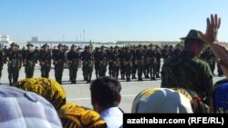 Harby kasam kabul etmek dabarasy (Arhiw suraty)