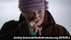 69-річна пенсіонерка з Луганська, яка щойно перетнула лінію розмежування