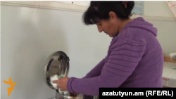 Բարեկամավանցի բուժքույր Նազիկը ափսոսանքով արձանագրում է, որ գյուղում այս տարի ընդամենը մեկ երեխա է ծնվել