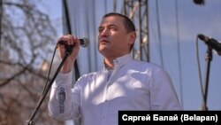 Алесь Ліпай выступае на сьвяткаваньні 100-годзьдзя БНР, Менск, 25 сакавіка 2018 году