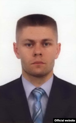 Финполициянын издөөсүндөгү адамдардын тизмесиндеги Сергей Костыриндин сүрөтү.