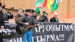 Альберт Исмаил 2015 елгы Хәтер көне җыенында чыгыш ясый