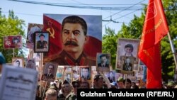 Бишкекте өткөн "Өлбөс полк" жүрүшү. 