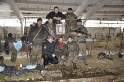 Волонтер Богдан Масляк серед бійців