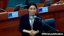 Элвира Сурабалдиева.