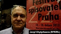 "Келечекте бүт дүйнөгө таанылган жазуучулар болбойт"