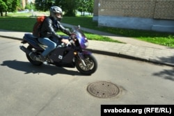 Пашанцавала займець «эўрапейскія люкі» і спальным раёнам. На фота люк у мікрараёне Юбілейны