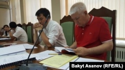 Азимжан Аскаровдун жактоочусу Нурбек Токтакунов