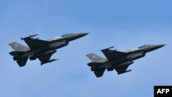 Літаки F-16 патрулюють повітряний простір, фото ілюстративне