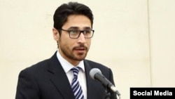 نجیب آزاد آگاه امور سیاسی