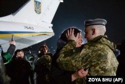 Зустріч звільнених у Борисполі