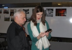 Участники во время презентации установили новое приложение