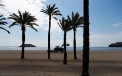 Знаменитые пляжи побережья Коста-дель-Соль пока еще пустуют из-за пандемии и отсутствия туристов