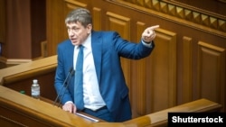 Голова конкурсної комісії і міністр енергетики Ігор Насалик не бачить сенсу продовжувати термін прийому заявок