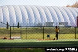 Футбольны манэж у лесапарку Пышкі