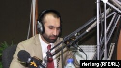 انتظار خادم کارشناس سیاسی