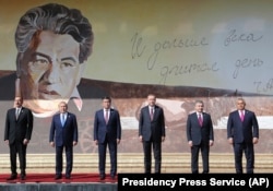 Чолпон-Ата шаарындагы Түрк тилдүү мамлекеттер кеңешинин президенттеринин саммити.