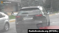 Lexus NX, на якому пересувається співробітник СБУ Масьондз, також йому не належить