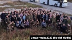 Звільнені 17 жовтня 2022 року з російського полону 108 жінок. Із них, за словами влади: 37 евакуйованих із «Азовсталі», 11 офіцерів, 85 – рядових і сержантів 