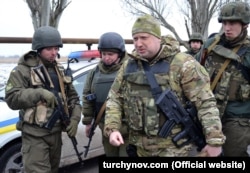 Секретар РНБО Олександр Турчинов у вівторок перебував у зоні АТО для координації наступом Національної гвардії під Маріуполем. 10 лютого 2015 року