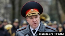 Юры Караеў на пасадзе міністра ўнутраных справаў. Архіўнае фота
