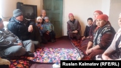 Айнагүл Маматованы кошуналары да колдоп жатышат.