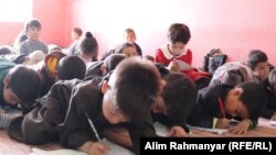 شاگردان در یکی از مکاتب ولایت جوزجان