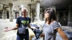 Екскурсія до місця археологічних знахідок. Праворуч – Ольга Рутковська. Київ, 4 вересня 2018 року