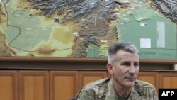 نیکلسن: ارتباطات میان ایرانی‌ها و طالبان موجود بوده‌است.