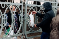 Вітебськ, інфекційна лікарня – передачі пацієнтам крізь ворота, 31 березня 2020 року