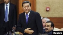 Серик Ахметов Астанадагы парламенттик сессиялардын биринде.