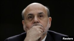 Главе Федеральной резервной системы США приходится справляться с последствиями тяжелой рецессии, увеличивая денежную массу в стране