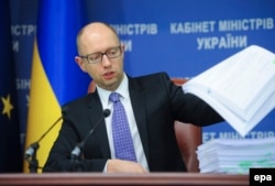 Арсеній Яценюк під час прес-конференції у Києві, 29 жовтня 2014 року