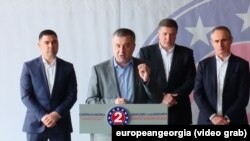 Слева направо: Ахмед Имамкулиев – кандидат «Европейской Грузии» на пост мэра Марнеули; лидеры партии Давид Бакрадзе, Гиги Угулава и Шалва Шавгулидзе – единый кандидат «Европейской Грузии» и «Свободных демократов» в тбилисском одномандатном округе Мтацминда