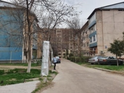 Bosh vazir qarorida O‘zbekistonda yangi kadastr pasporti joriy qilish uchun 20 million dollar kiritishi aytilgan "xorij investori" o‘z manzili sifatida shu uyni ko‘rsatgan.